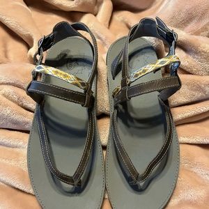 Women’s CHACO Brown Leather Sandals 7